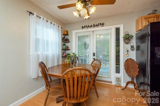 424 Lower Grassy Branch Road, Asheville, NC 28805