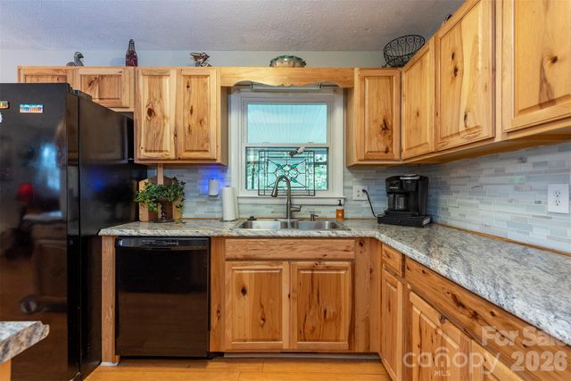 424 Lower Grassy Branch Road, Asheville, NC 28805