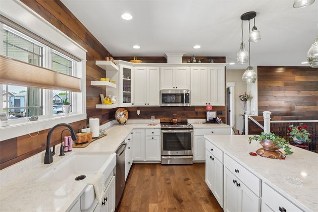 711 Lily Lane, Pleasantville, IA 50225