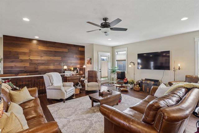 711 Lily Lane, Pleasantville, IA 50225