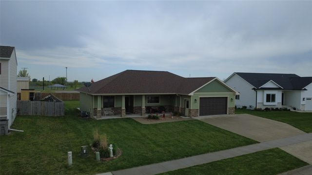 711 Lily Lane, Pleasantville, IA 50225