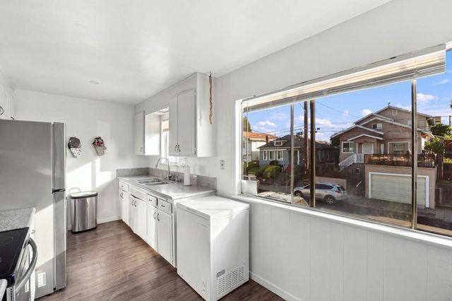 3520 Custer Street, Oakland, CA 94601
