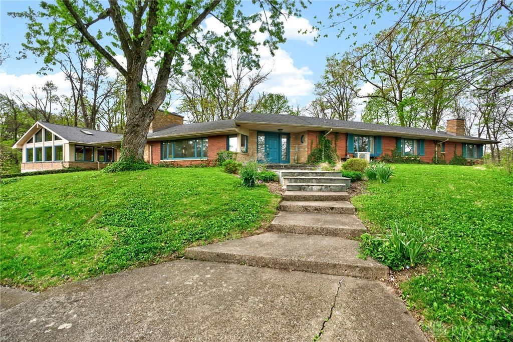 3183 Locust Camp Road, Kettering, OH 45419