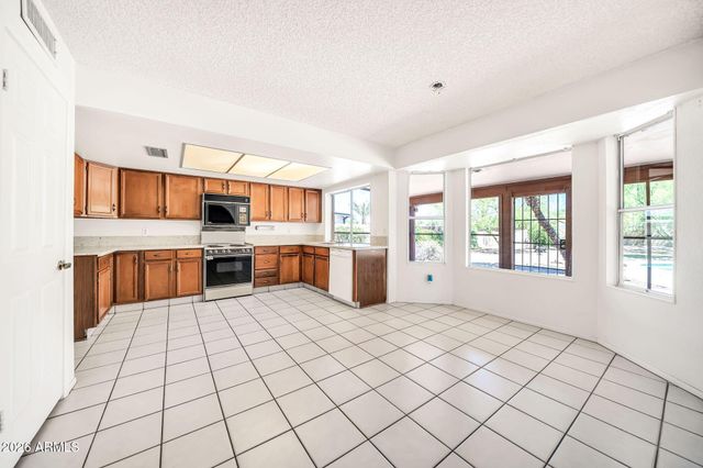 4428 W Villa Theresa Drive, Glendale, AZ 85308