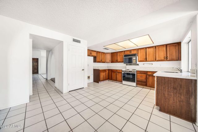 4428 W Villa Theresa Drive, Glendale, AZ 85308