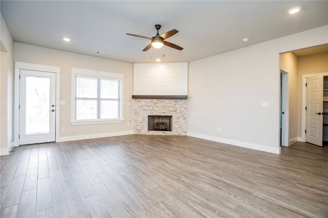 3500 SW Lucretia Road, Bentonville, AR 72713