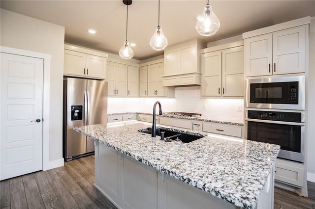 3500 SW Lucretia Road, Bentonville, AR 72713