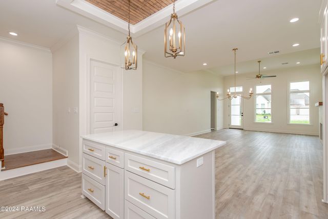 424 Dunvegan Court, Lafayette, LA 70503