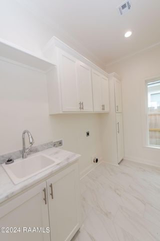 424 Dunvegan Court, Lafayette, LA 70503