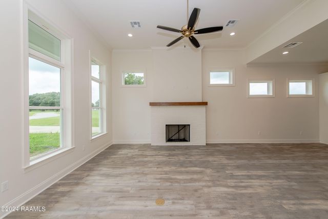 424 Dunvegan Court, Lafayette, LA 70503