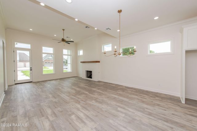 424 Dunvegan Court, Lafayette, LA 70503