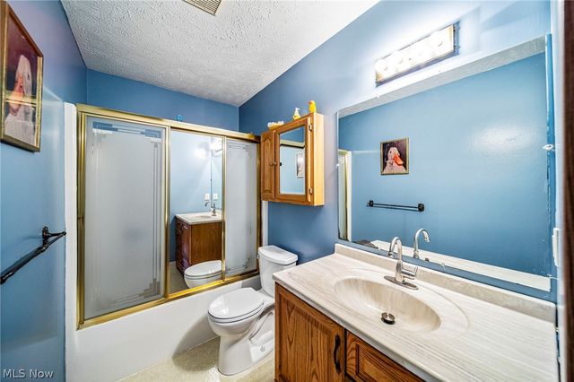 5026 Glenn Lodge Drive, Mentor, OH 44060