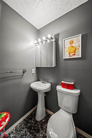 5026 Glenn Lodge Drive, Mentor, OH 44060