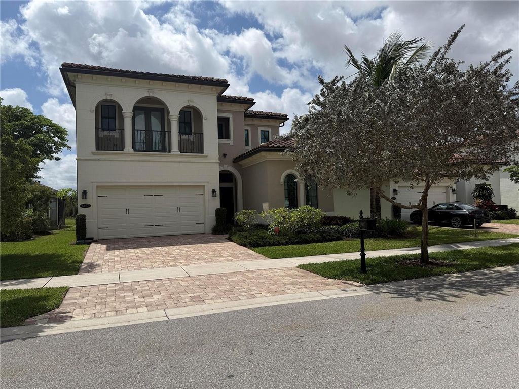 8467 Grand Prix Lane, Boynton Beach, FL 33472