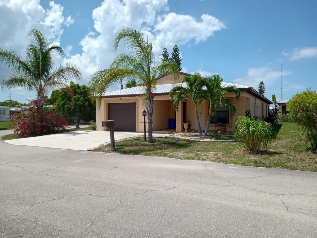 2 SE Antigua Lane, Port St. Lucie, Port St Lucie, FL 34952