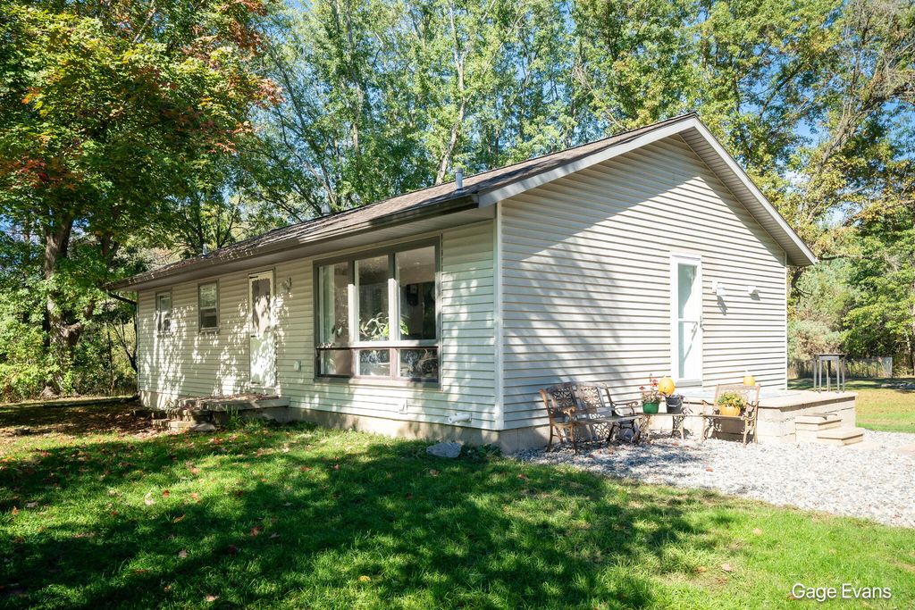 4179 E Bluewater Highway, Ionia Twp, MI 48846