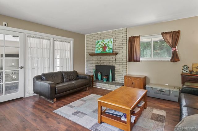 5014 Oak Hill Road, Brandon Charter Township, MI 48348