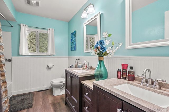 5014 Oak Hill Road, Brandon Charter Township, MI 48348