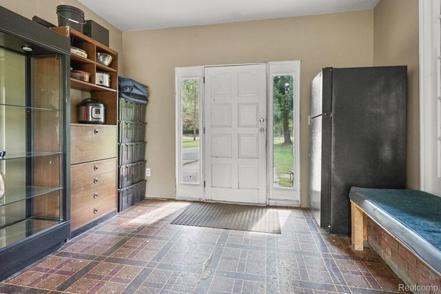 5014 Oak Hill Road, Brandon Charter Township, MI 48348