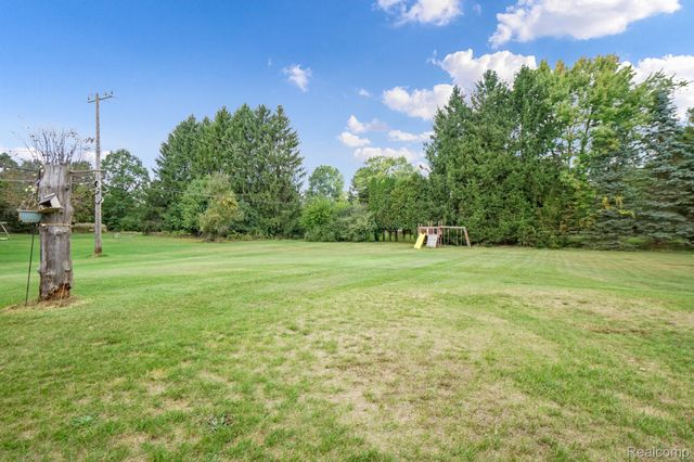 5014 Oak Hill Road, Brandon Charter Township, MI 48348