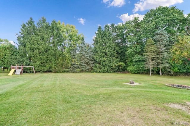 5014 Oak Hill Road, Brandon Charter Township, MI 48348