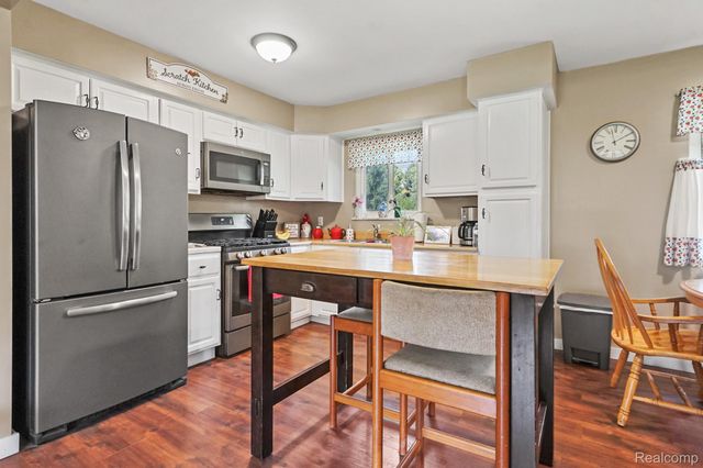 5014 Oak Hill Road, Brandon Charter Township, MI 48348