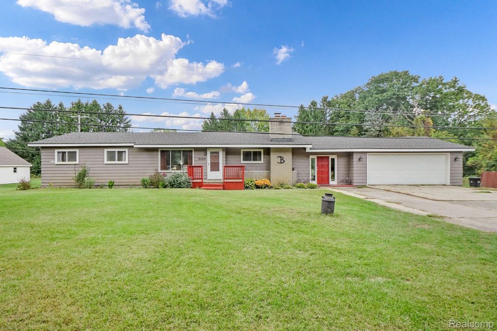 5014 Oak Hill Road, Brandon Charter Township, MI 48348