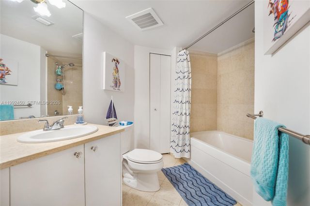 20000 E Country Club Dr 1211, Aventura, FL 33180