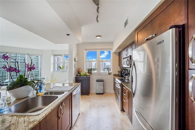 20000 E Country Club Dr 1211, Aventura, FL 33180