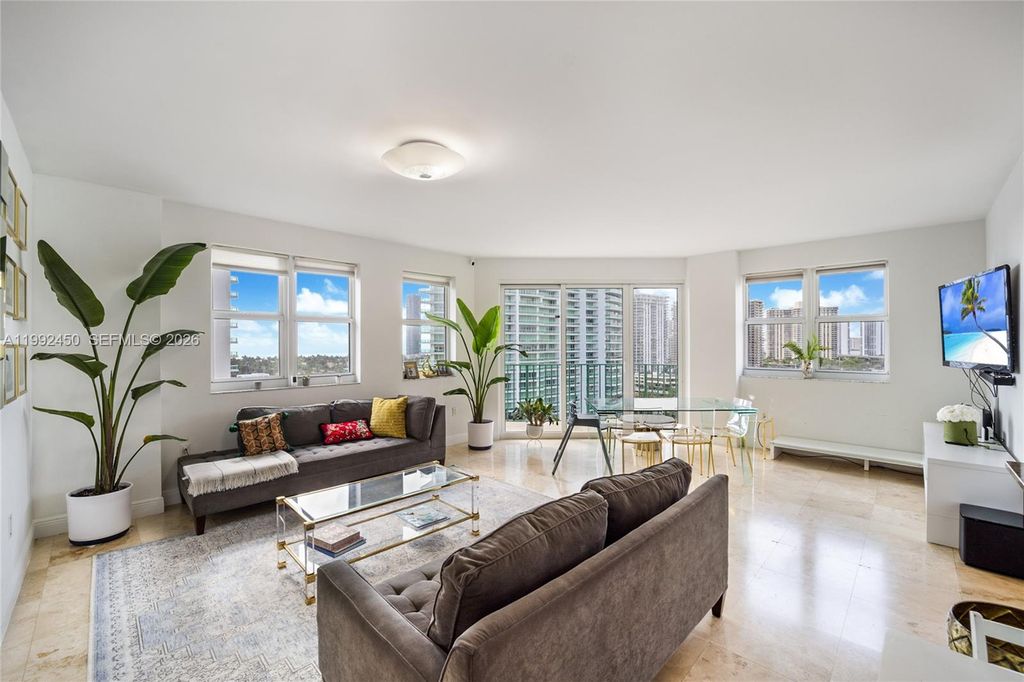 20000 E Country Club Dr 1211, Aventura, FL 33180