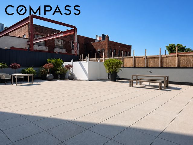 4620 11th St Apt 5F, New York City, NY 11101