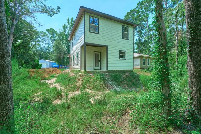 140 Oak Circle, Livingston, TX 77351