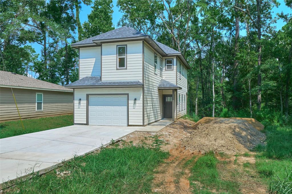 140 Oak Circle, Livingston, TX 77351
