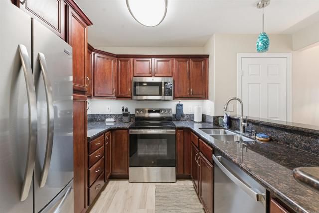 5402 Balboa Arms Dr 314, San Diego, CA 92117