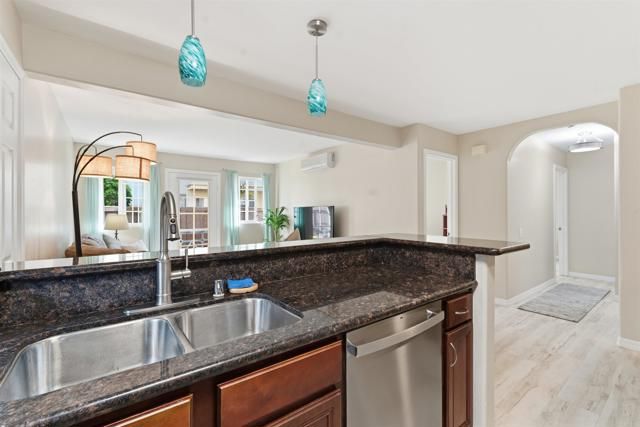 5402 Balboa Arms Dr 314, San Diego, CA 92117