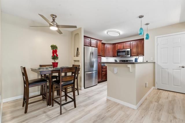 5402 Balboa Arms Dr 314, San Diego, CA 92117