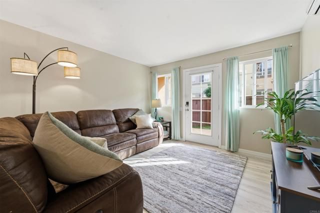 5402 Balboa Arms Dr 314, San Diego, CA 92117