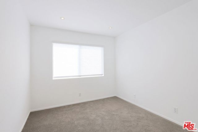 21821 Burbank Boulevard 151, Los Angeles, CA 91367