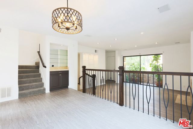 21821 Burbank Boulevard 151, Los Angeles, CA 91367