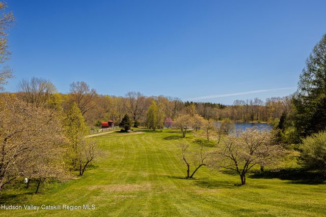 237-239 Pumpkin Lane, Clinton Corners, NY 12514