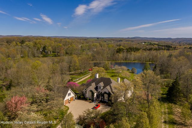 237-239 Pumpkin Lane, Clinton Corners, NY 12514