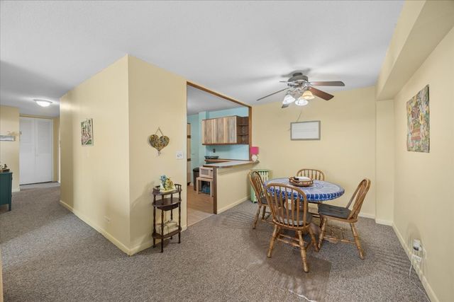 2211 S Stewart Avenue S 6D, Lombard, IL 60148