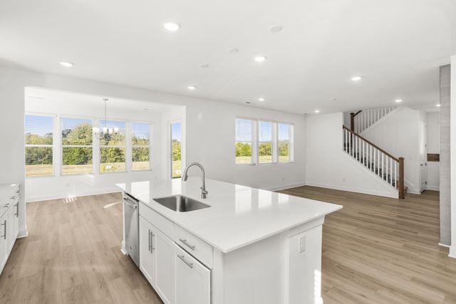 1560 Oak Springs Drive, Columbia, TN 38401