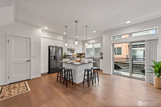 15729 NE 14th Aly, Bellevue, WA 98008