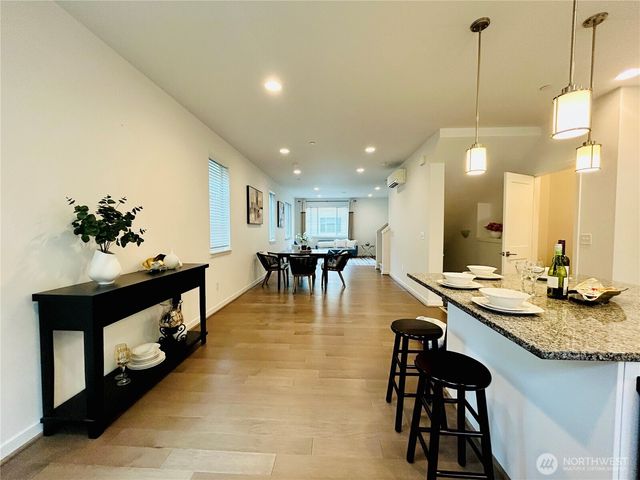 15729 NE 14th Aly, Bellevue, WA 98008