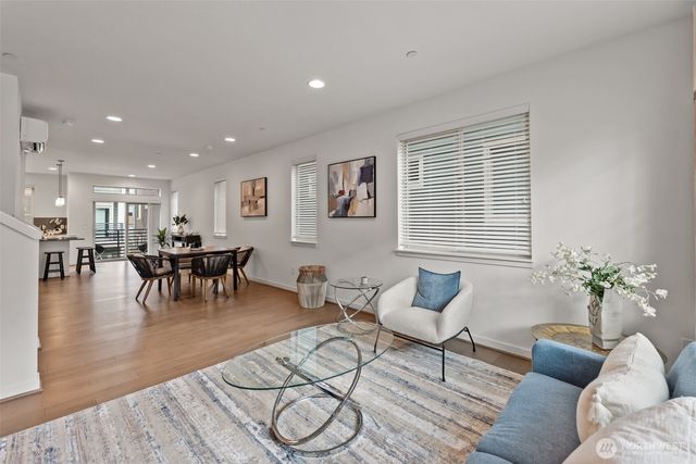 15729 NE 14th Aly, Bellevue, WA 98008