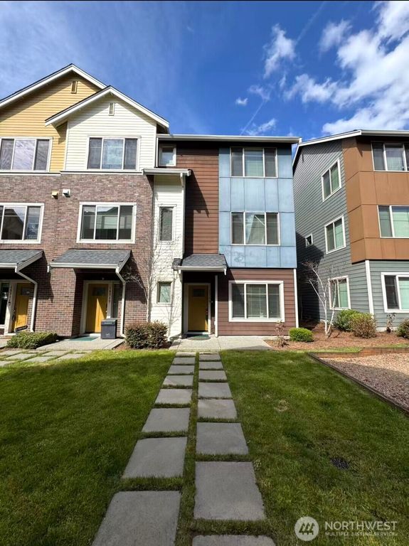 15729 NE 14th Aly, Bellevue, WA 98008