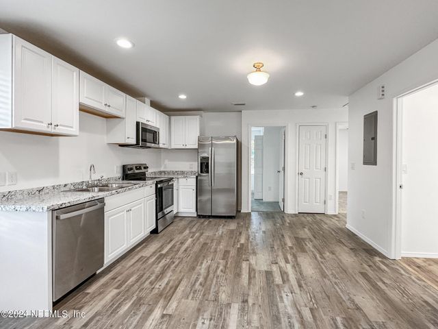 2220 FLESHER Avenue, Jacksonville, FL 32207