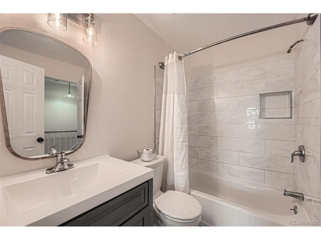 9202 W Ontario Dr, Littleton, CO 80128