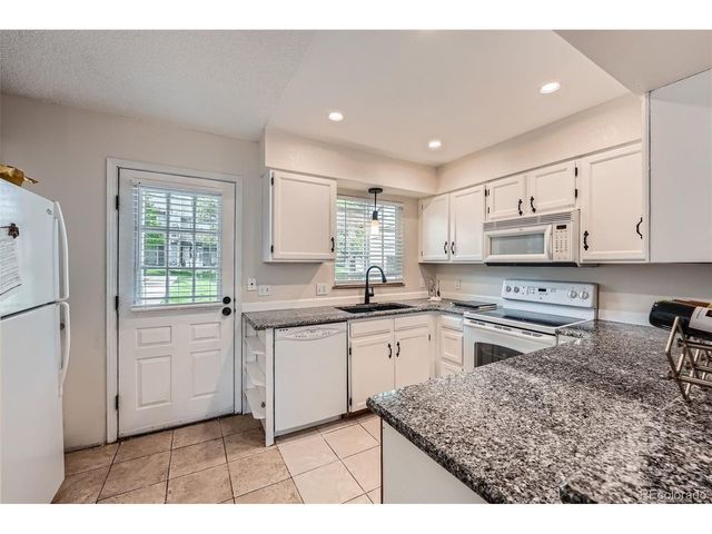 9202 W Ontario Dr, Littleton, CO 80128